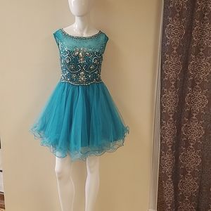 Dave & Johnny size 5/6 homecoming dress